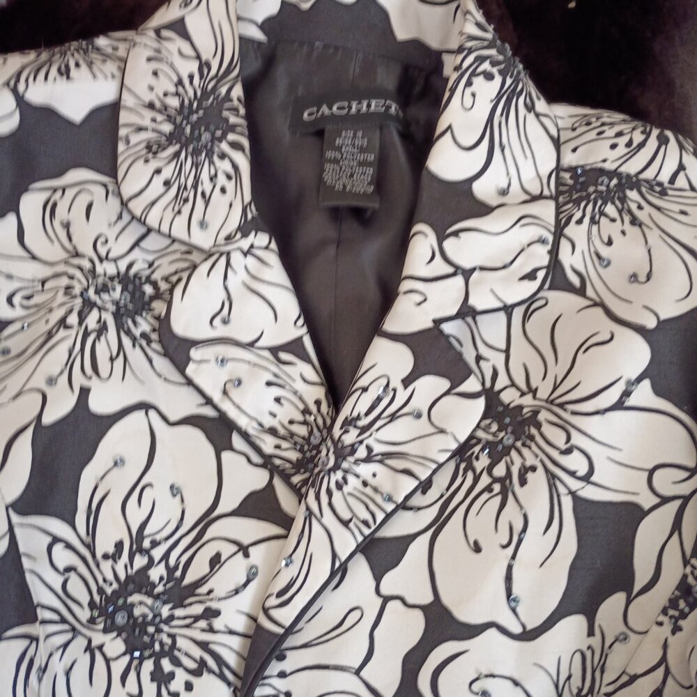 Women's Jacket - Picture 3 of 4